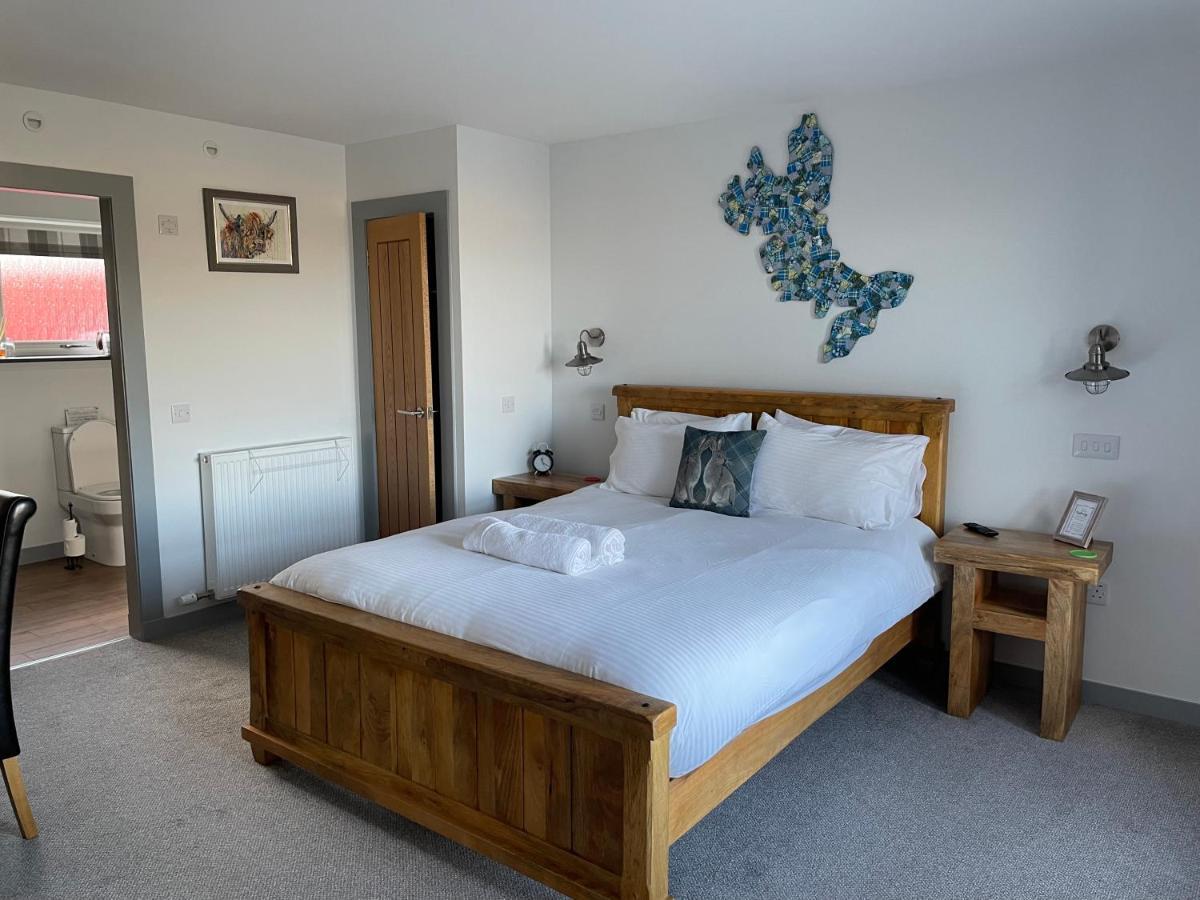 Willa The Bridge Self Catering Kilmaluag Zewnętrze zdjęcie